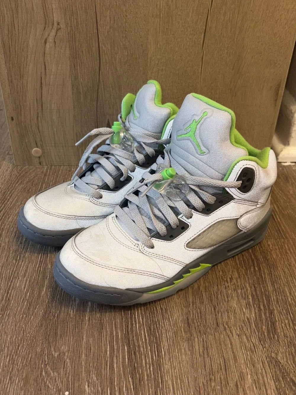 Big Boy JORDAN AIR JORDAN RETRO 5 GREEN BEAN GRADE-SCHOOL sz 6Y